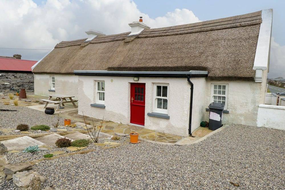 Freemans Cottage, family friendly in Enniscrone, County Sligo in Kilglass ED, County Sligo