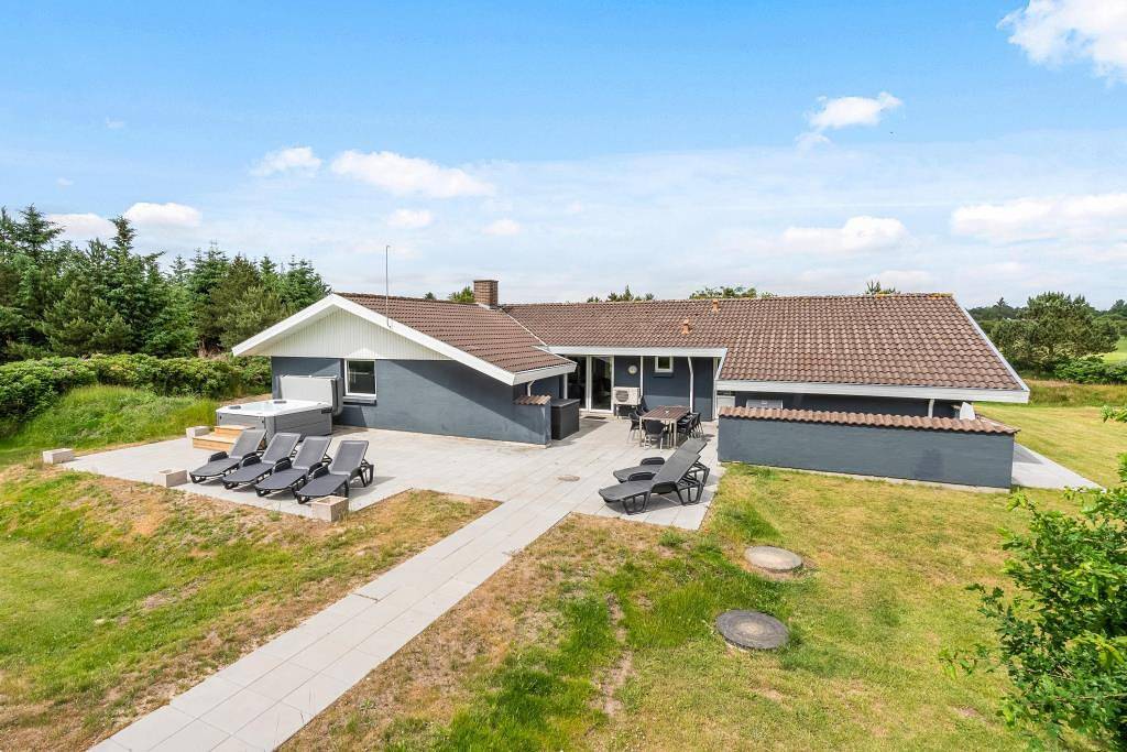 Schönes Poolhaus für 8 Personen und 2 Hunde erlaubt in Ho, Varde