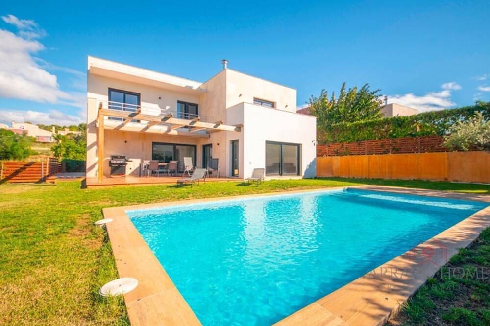 Moderne Villa mit 5 Schlafzimmern nahe Golf und Strand an Costa Dorada in el Catllar, Costa Dorada
