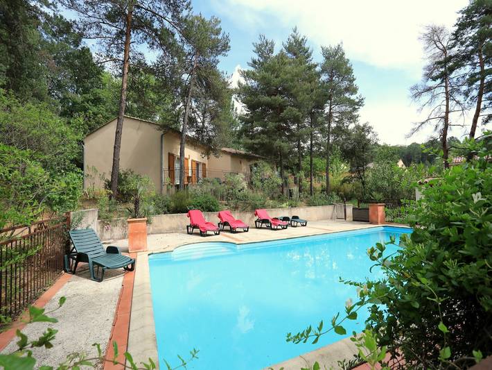 Location de vacances pour 6 personnes, avec Terrasse ainsi que Jardin et Piscine à Vagnas