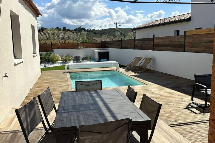 Location de vacances pour 6 personnes, avec terrasse et jardin à Vendémian