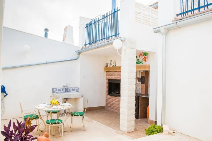 Ferienhaus für 9 Personen, mit Ausblick und Balkon - 1