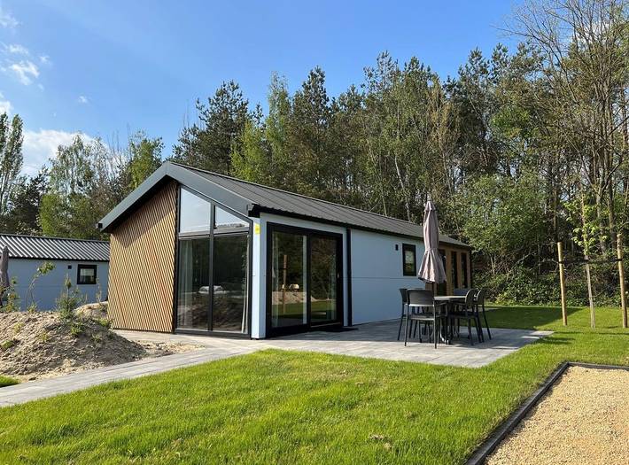 Vakantiehuis voor 4 personen, with Balkon/Terras and Terras as well as Tuin and Zwembad in Belfeld