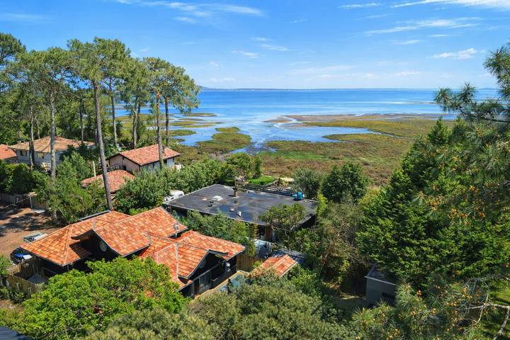 Villa pour 8 personnes, avec Terrasse ainsi que Jardin et Piscine au Cap Ferret