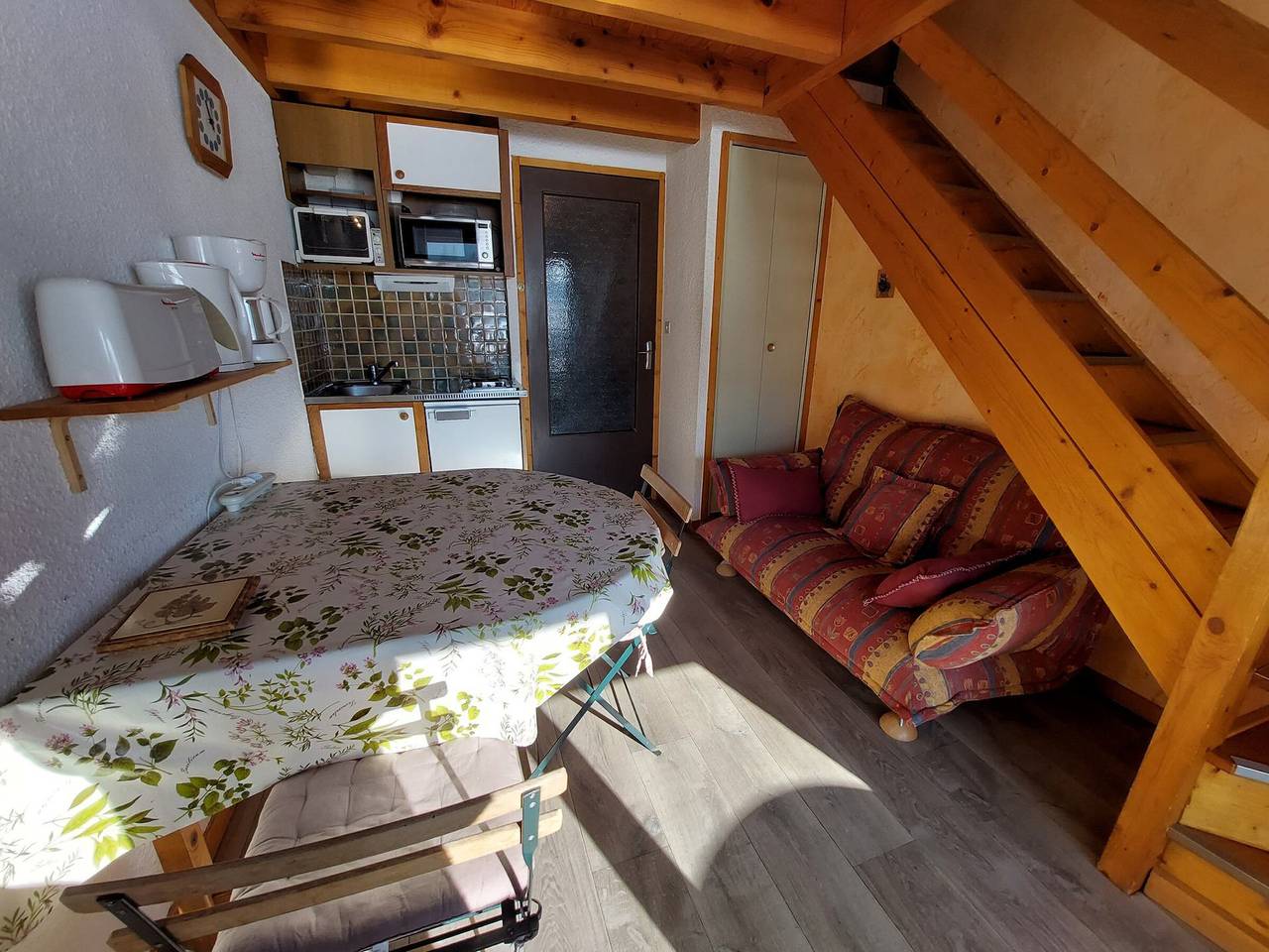 Estudio entero, Encantador apartamento en Autrans - 3 pers, sol todo el día, parking in Autrans-Méaudre-en-Vercors, Parc naturel régional du Vercors