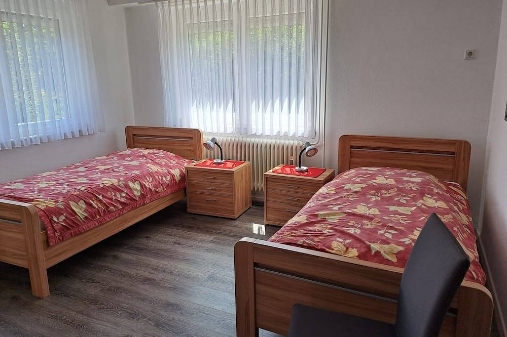 Ganze Wohnung, Ruhige und  ebenerdige Ferienwohnung in Naumburg (Hessen), Hessisches Bergland