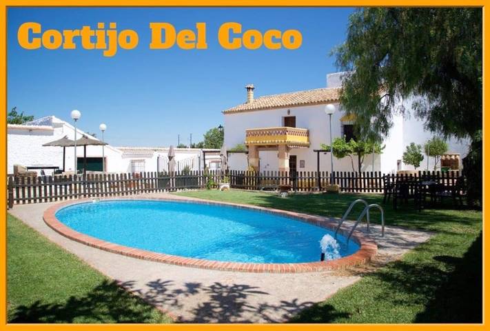 Apartamento para 16 personas, con Terraza y Jardín además de Piscina y Vistas en Fuente de Piedra