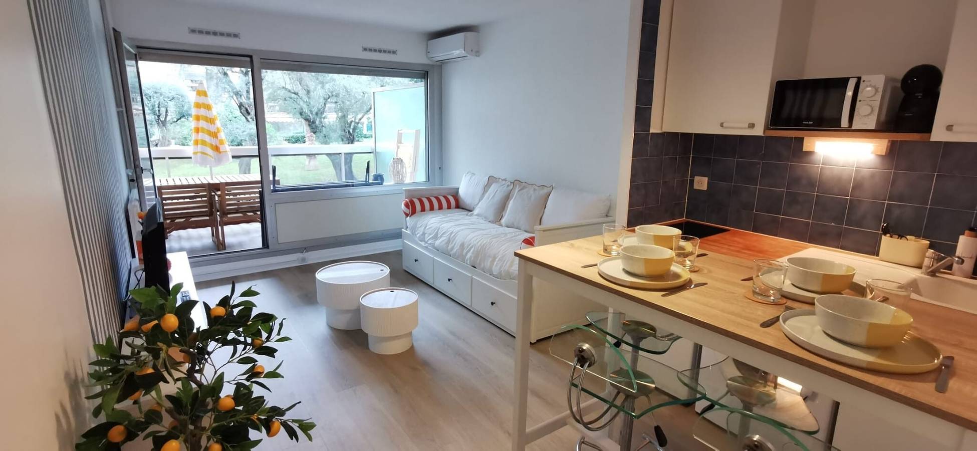 Appartement entier, Appartement « Cosy à Antibes-Piscine » avec piscine partagée, Wi-Fi et climatisation in Antibes, Côte méditerranéenne (France)