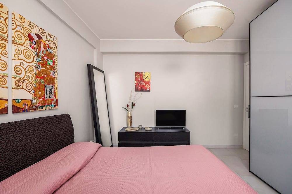 Exclusive villa with garden near the sea in Syrakus, Syrakus Provinz