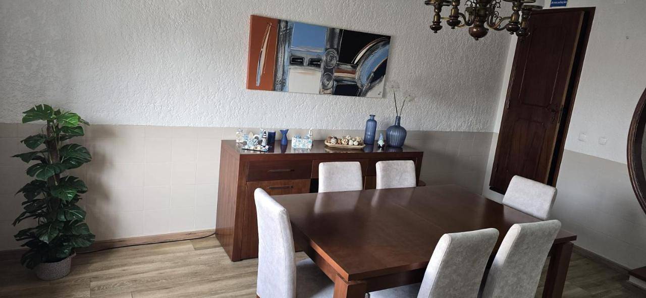 Three-Bedroom House in Atouguia da Baleia, Leiria distrito