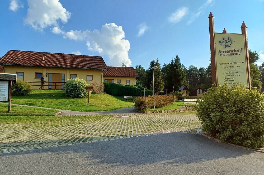 Ganze Wohnung, Apartment-Komfort-Ensuite mit Dusche-Balkon in Schirgiswalde, Schirgiswalde-Kirschau