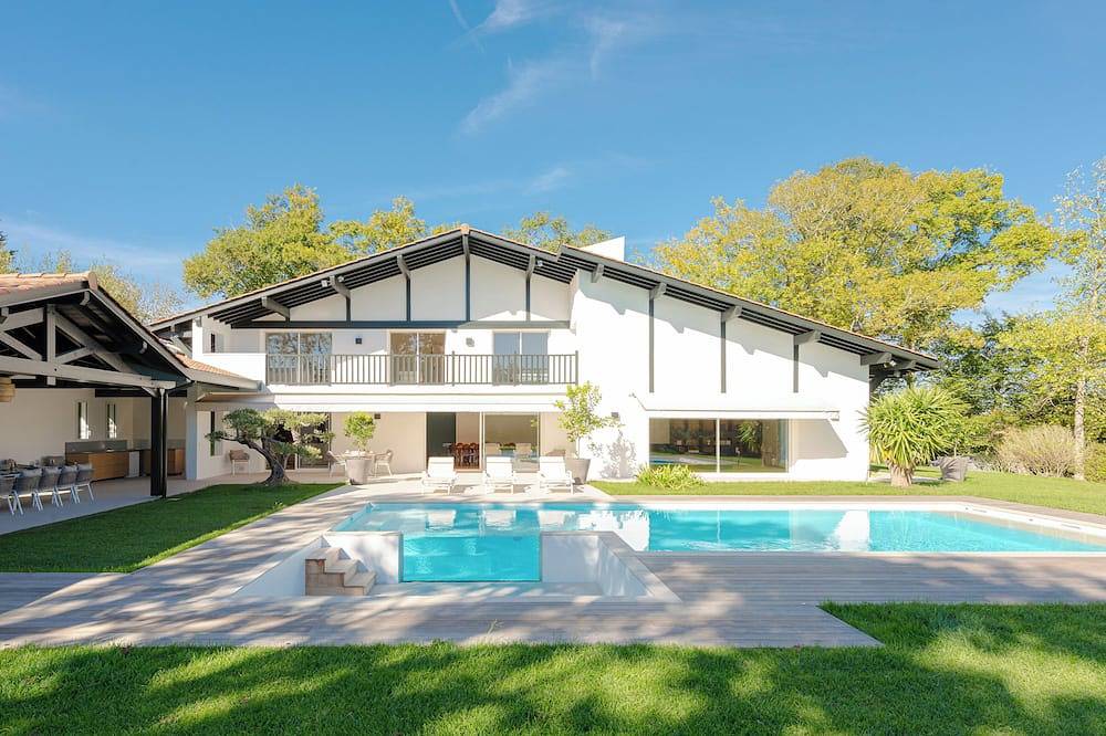 L’Instant – Luxury 6-bedroom house with heated pool in Bassussarry in Bassussarry, Region de Bayona