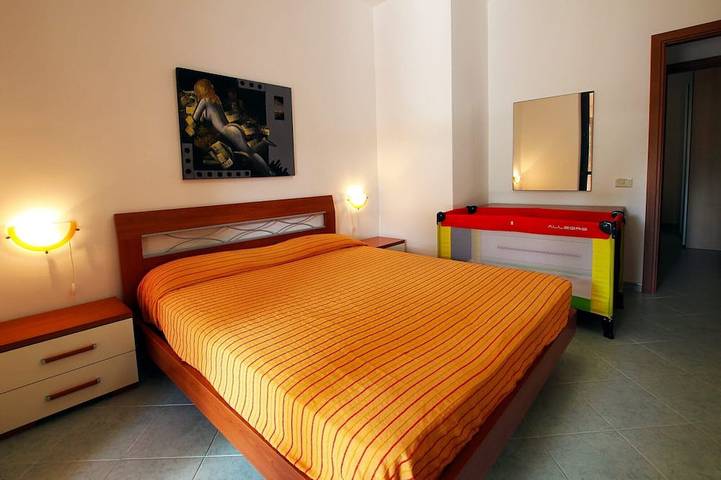 Gîte pour 12 personnes, avec balcon et piscine dans Buonfornello - 3