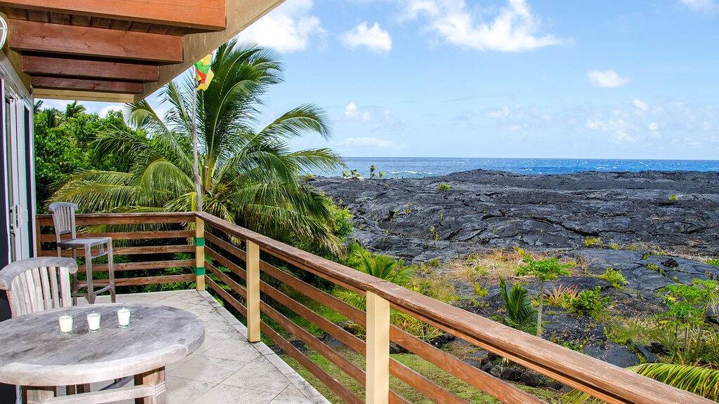 Luxuriös eingerichteter Bali-Tempel mit 160-Grad-Meerblick! in Kehena, West Puna