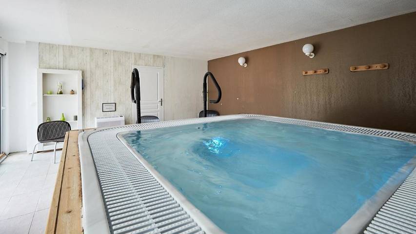 Parc de vacances pour 6 personnes, avec jardin et jacuzzi ainsi que piscine et terrasse, animaux acceptés en Normandie - 3