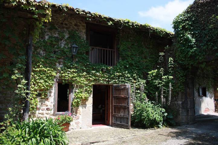 Cabaña para 4 personas, con terraza y jardín en Cantabria