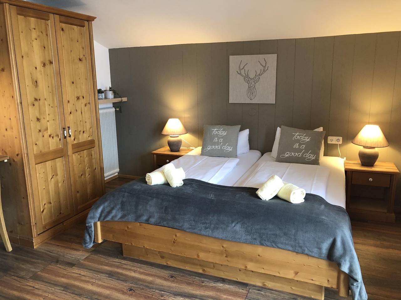 Dreibettzimmer, Dusche oder Bad, Wc in Zell am See (Stadt), Zell am See