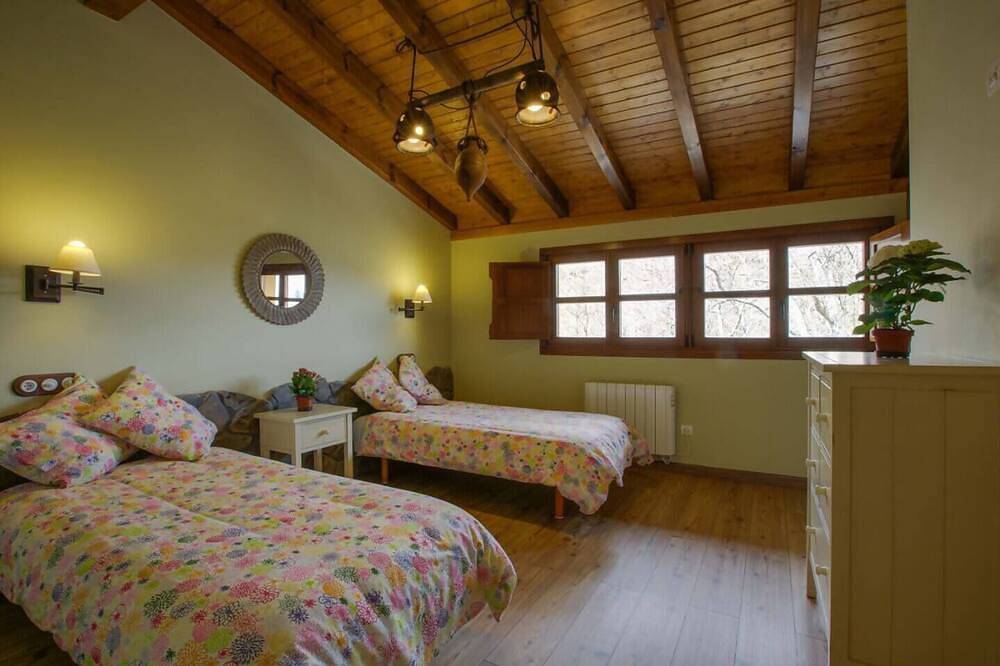 Entire apartment, The Llananzanes Lookout—Asturias Rural—Casa Ii in Aller, Cordillera Cantábrica