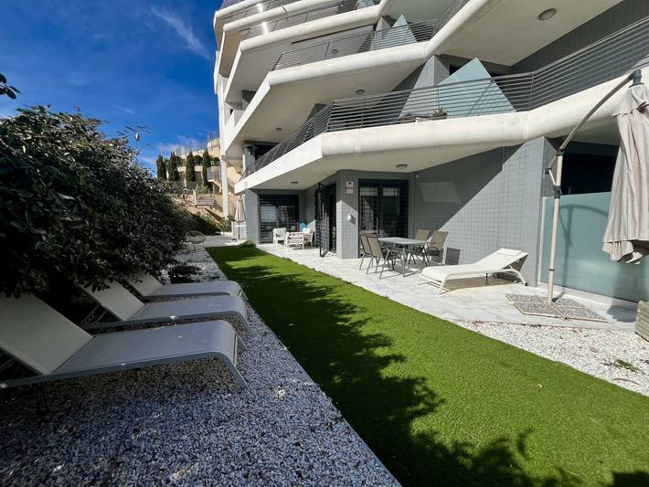 Appartement de vacances pour 4 personnes, avec bassin pour enfant ainsi que terrasse et jardin