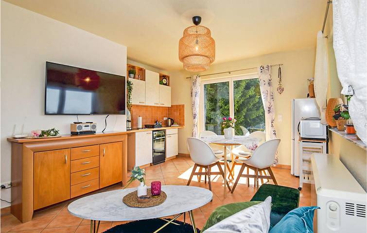 Gemütliches City Center Apartment mit Terrasse & Parkplatz in Goldlauter - Heidersbach, Suhl