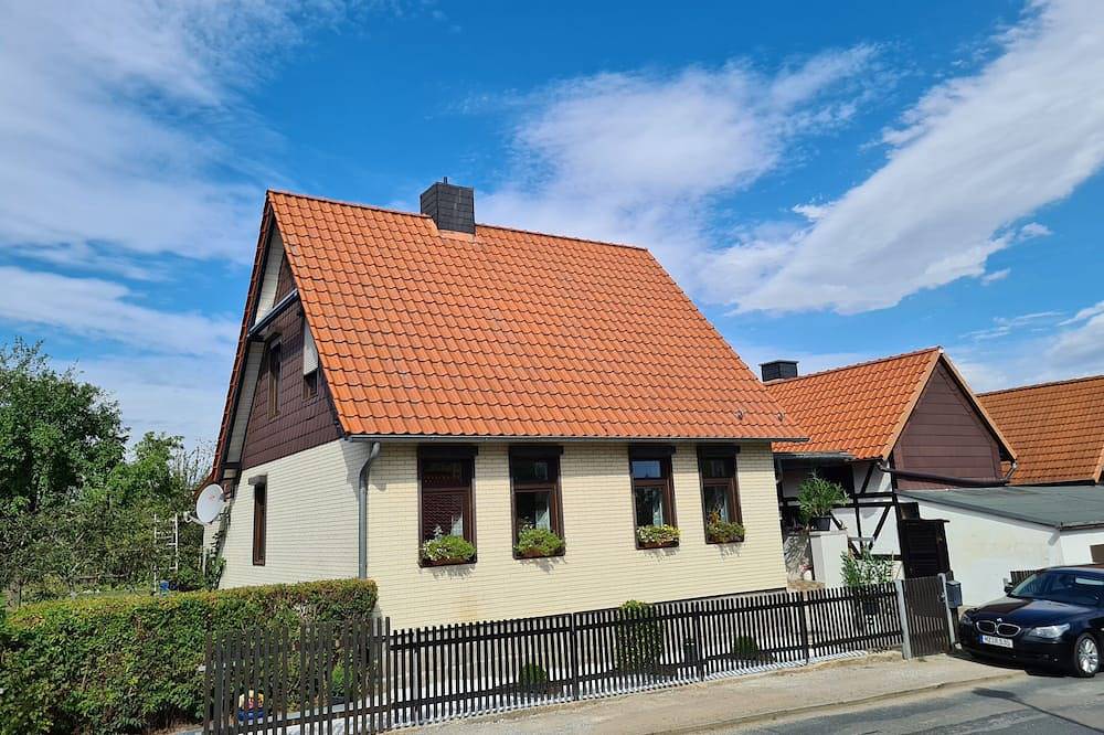 Frisch renoviertes Ferienhaus mit großem Garten und Terrasse in Darlingerode, Ilsenburg