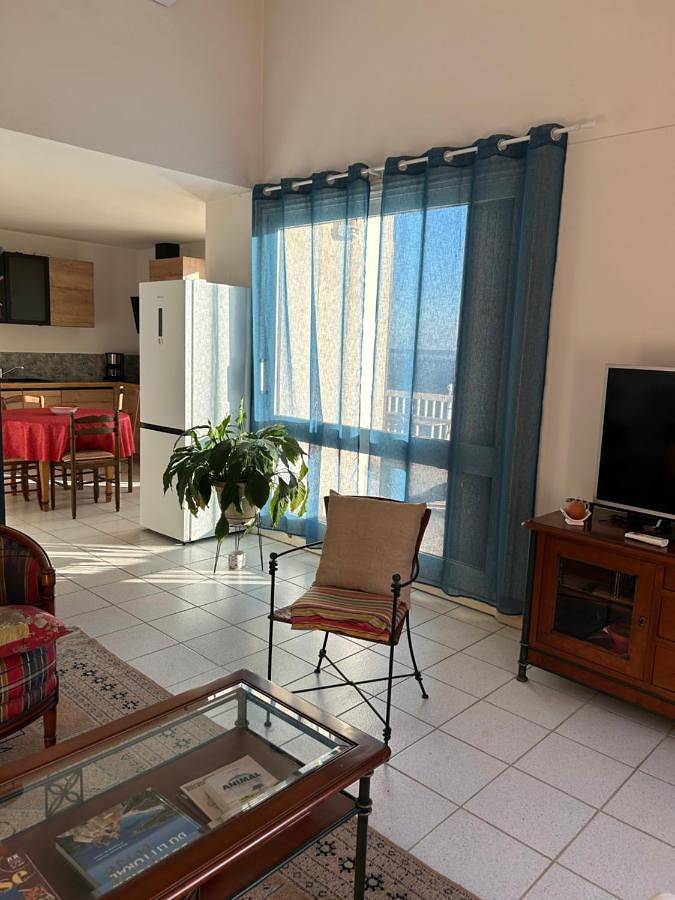Gîte pour 5 personnes, avec terrasse et vue dans Miomo - 3