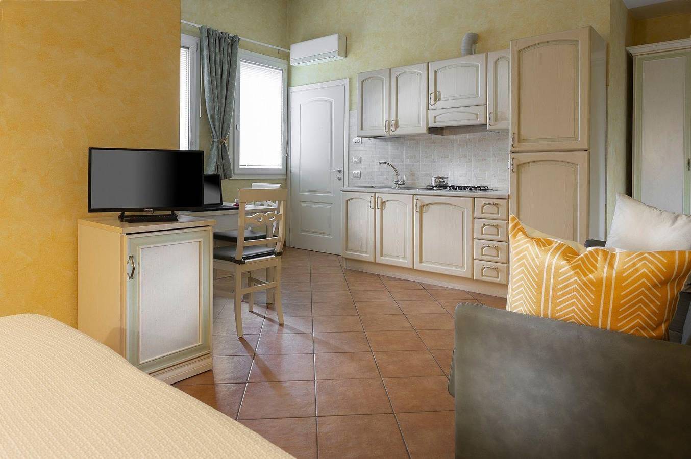 Ganze Ferienwohnung, Studio-Apartment in einem Bauernhaus in Scandiano mit privatem Parkplatz und großem Park in Scandiano, Reggio Emilia Provinz