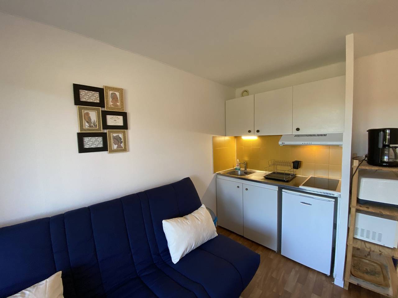 Apartamento entero, T2 cerca de los Baños del Connétable con balcón y Wi-Fi in La Roche-Posay, Vienne