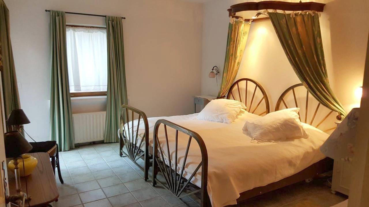 Appartement entier, Studio Apartment in Roussillon, Parc naturel régional du Luberon
