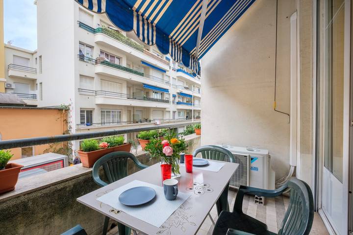 Appartamento intero, Appartamento 'Florence' con balcone, Wi-Fi e aria condizionata in Nizza, Costa mediterranea (Francia)