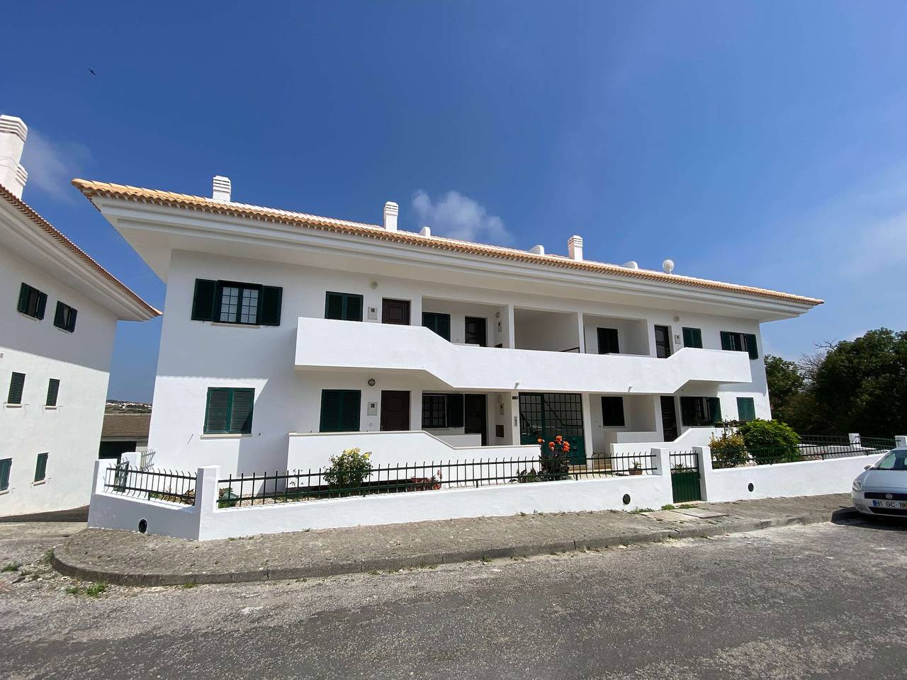 Apartamento inteiro, Apartamento de férias para 2 pessoas com varanda/terraço in Praia da Areia Branca, Lourinhã