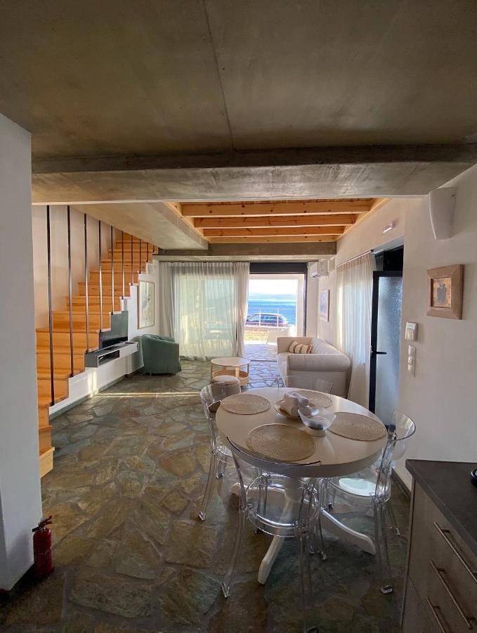 Ferienhaus für 6 Personen, mit Ausblick und Balkon sowie Garten in Karystos