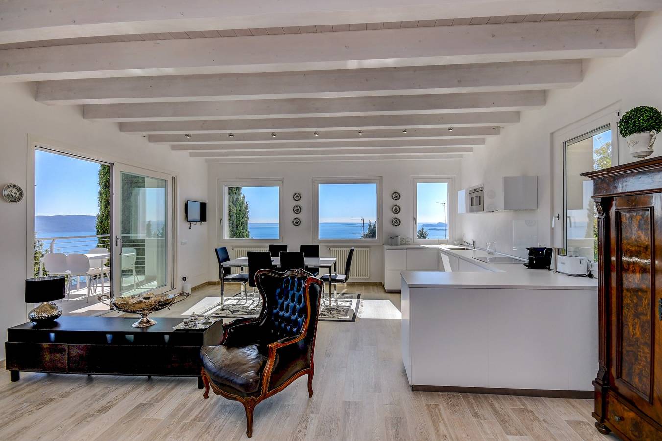 Appartement "Luxe 2" met terras en uitzicht op het meer, foto 6