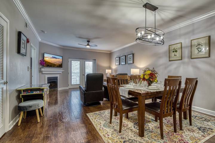 Vacation rental for 6 people, with balcony and pool in Dollywood