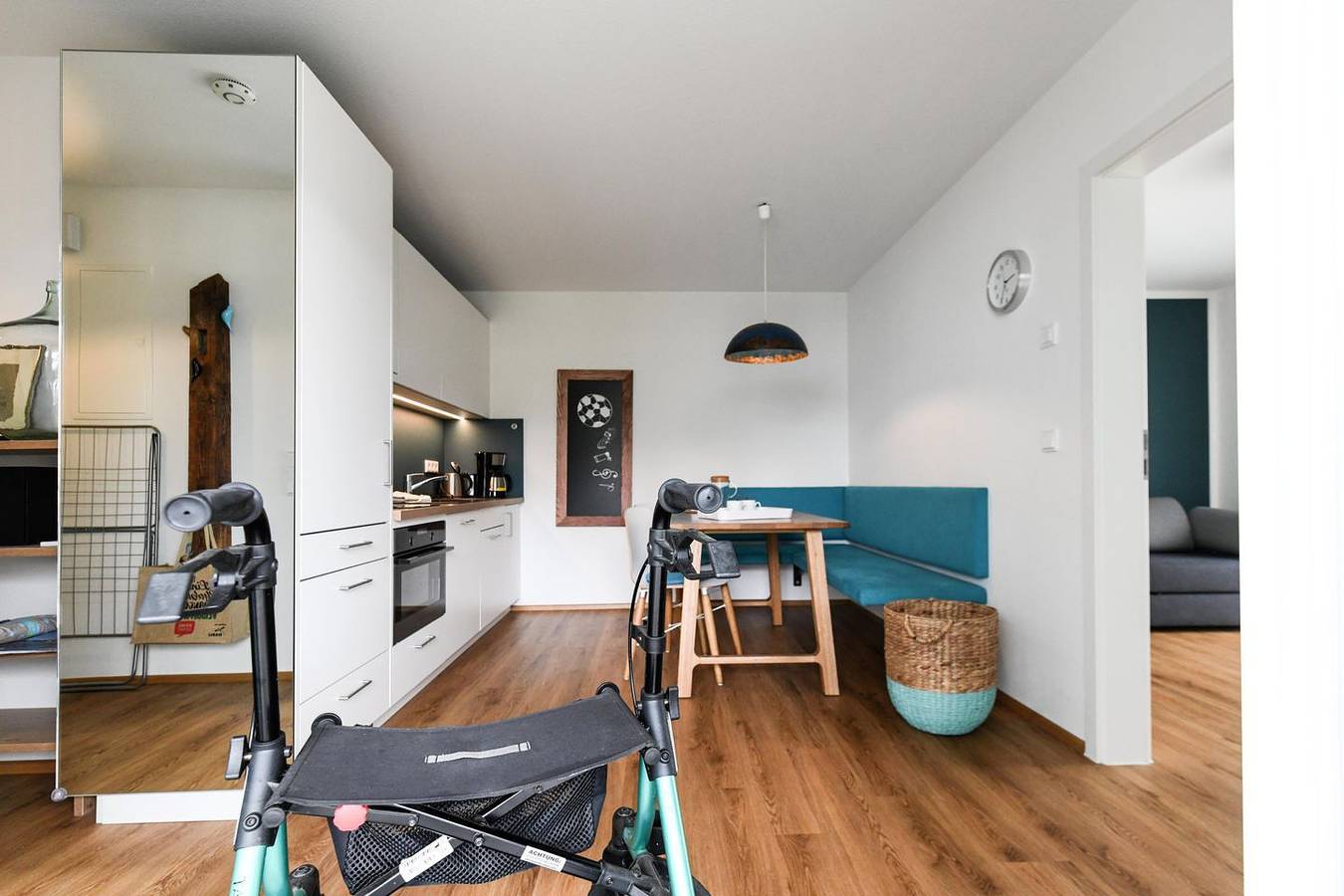 Ganze Wohnung, Gemütliche Erdgeschosswohnung mit überdachter Terrasse - ideal für 4-Beiner. in Friedrichshafen, Bodenseekreis
