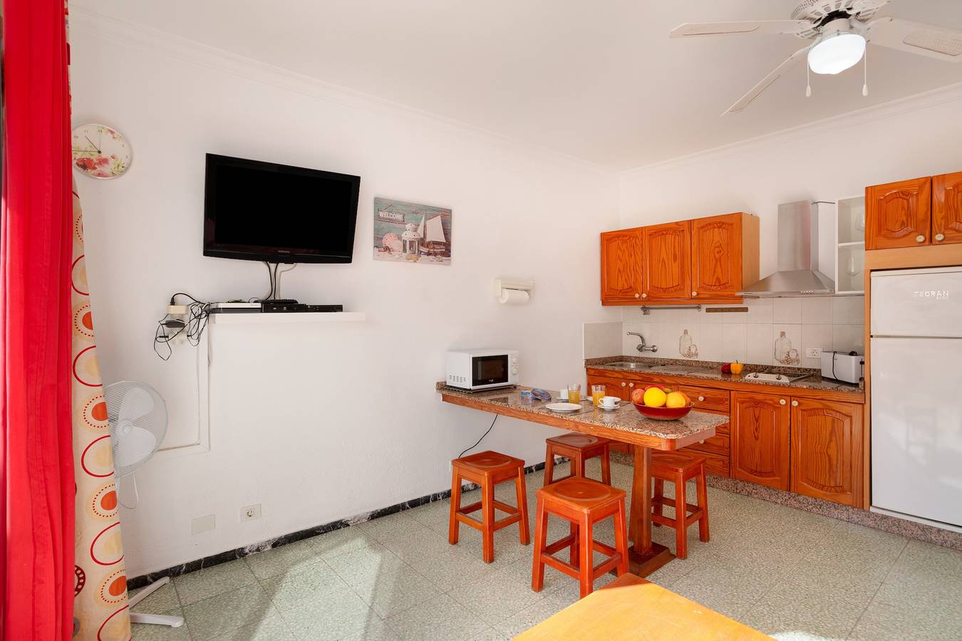Apartamento entero, Apartamento de vacaciones 'Los Angeles 1' con vistas al mar, terraza compartida y Wi-Fi in Puerto de Mogan, Lomo Quiebre