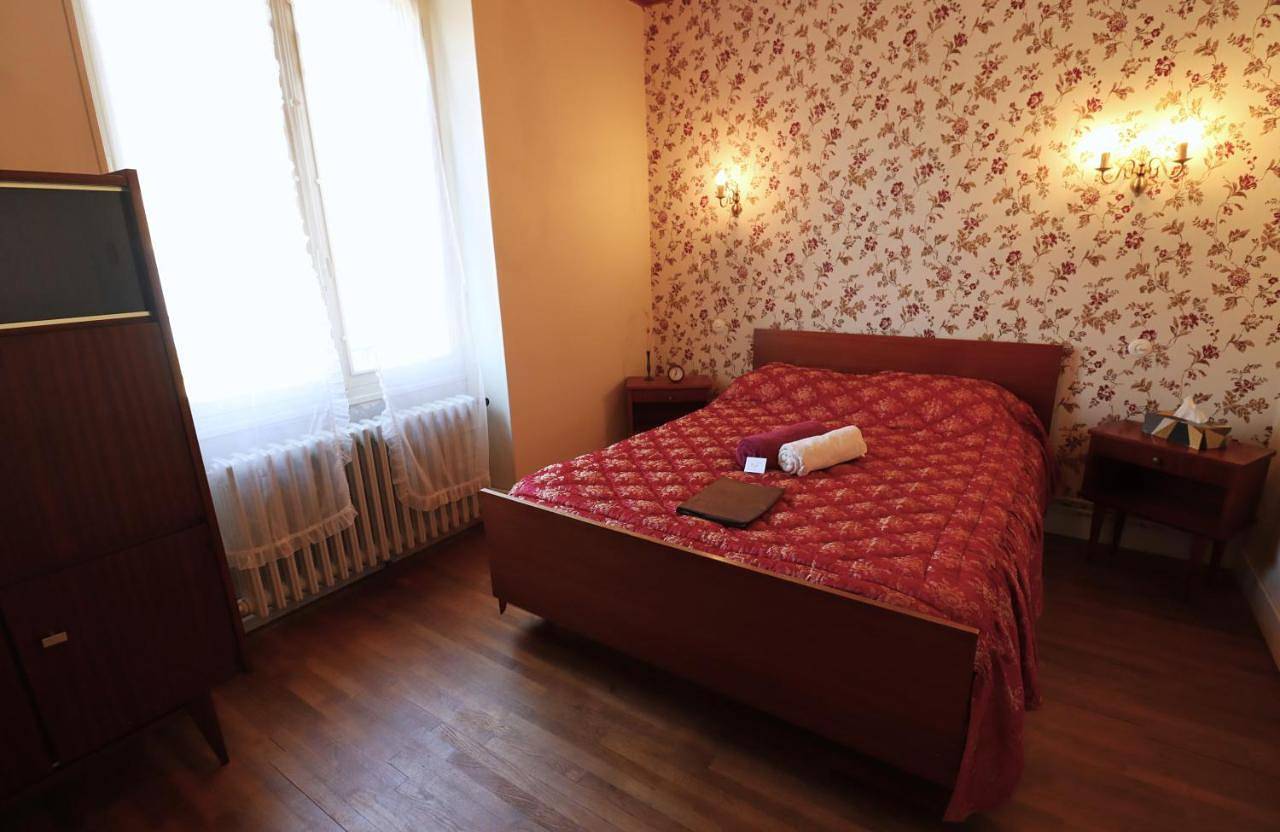 Location de Chambres Bienvenue chez Mémé in Treigny-Perreuse-Sainte-Colombe, Région d'Auxerre