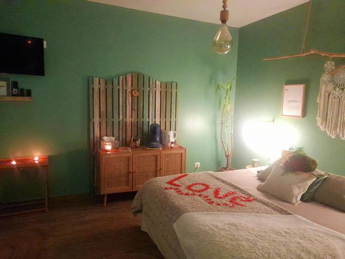 Gîte pour 2 personnes, avec terrasse ainsi que jardin et vue, animaux acceptés à Roquetoire - 2