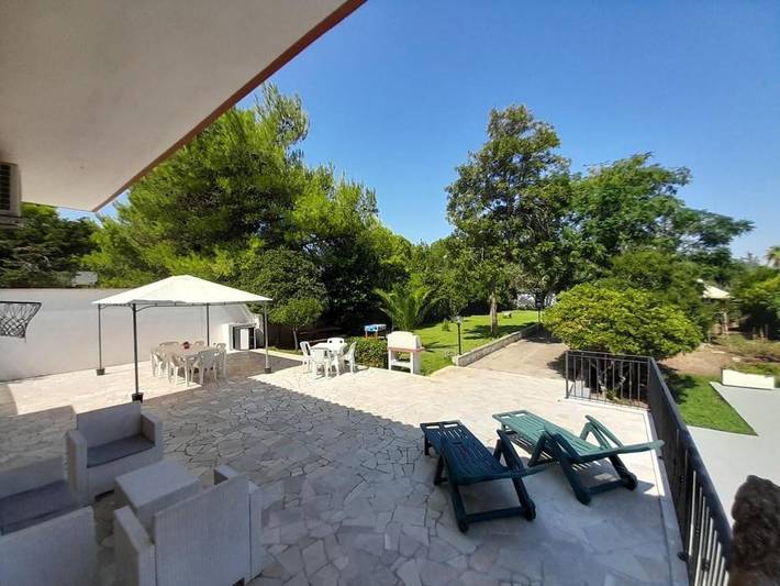 Appartamento per 3 persone, con panorama e piscina nonché giardino, adatto a famiglie con bambini in Scorrano