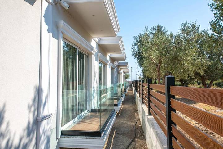 Hôtel pour 4 personnes, avec balcon dans Borsh - 2