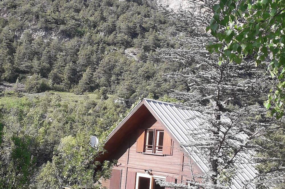 Chalet Cocody Jaccuzi in Jausiers, Mercantour National Park