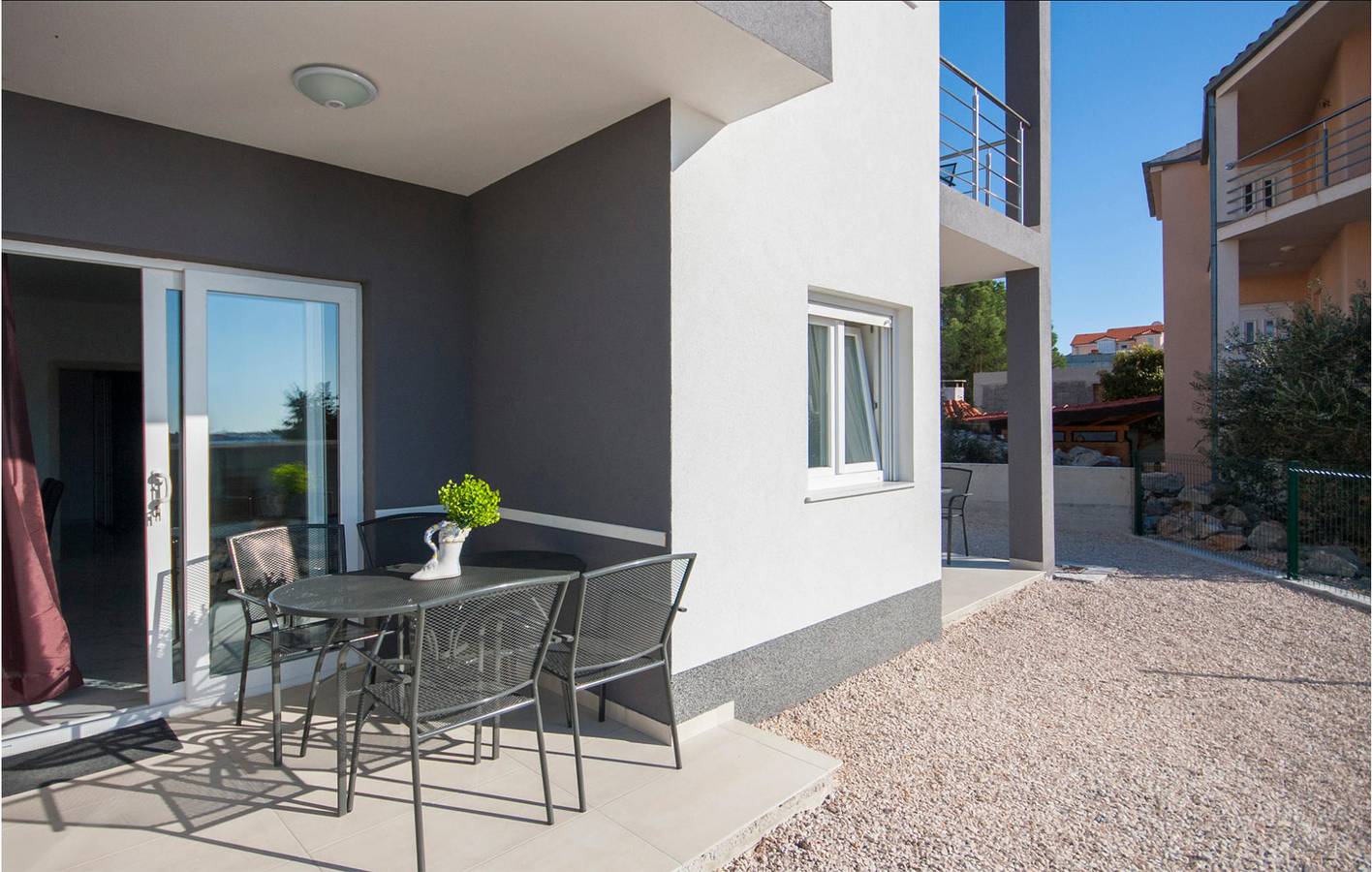 Geheel vakantieappartement, Vakantieappartement voor 5 personen met terras in Ražanj, Šibenik-Knin