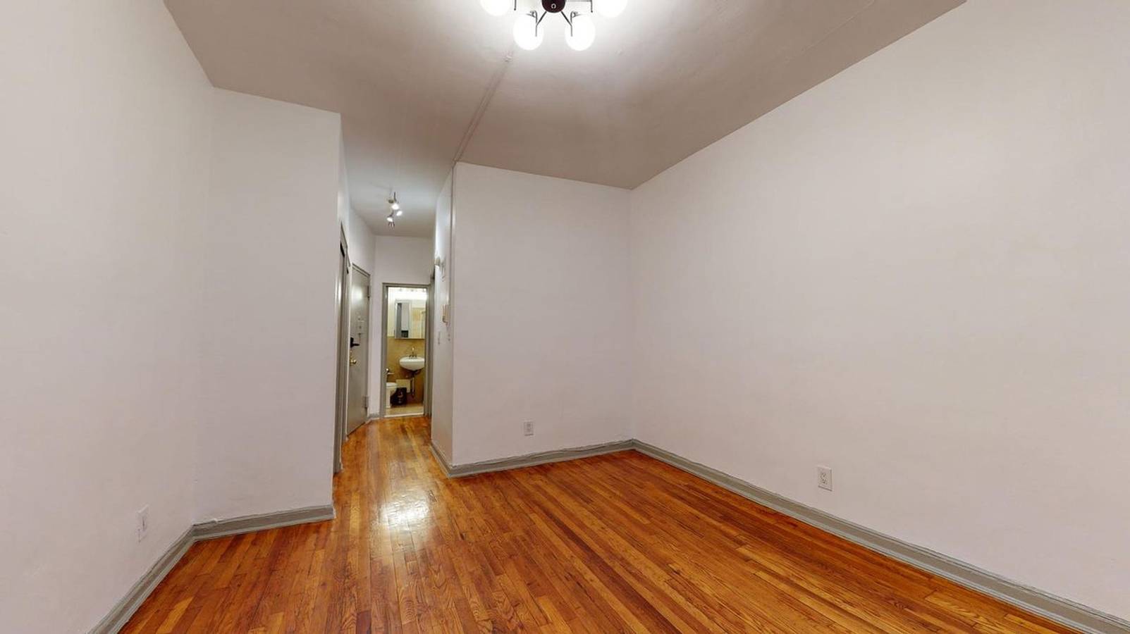 Entire apartment, Apartment #388: Upper East Side in Manhattan, New York City