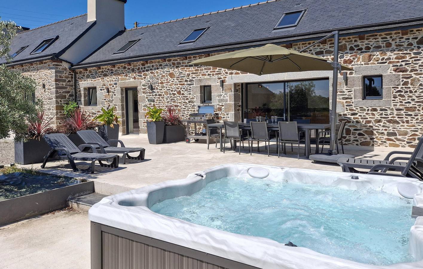 Tréméloir Garden Apartamento con WiFi y Parking in Tréméloir, Côte de Goëlo