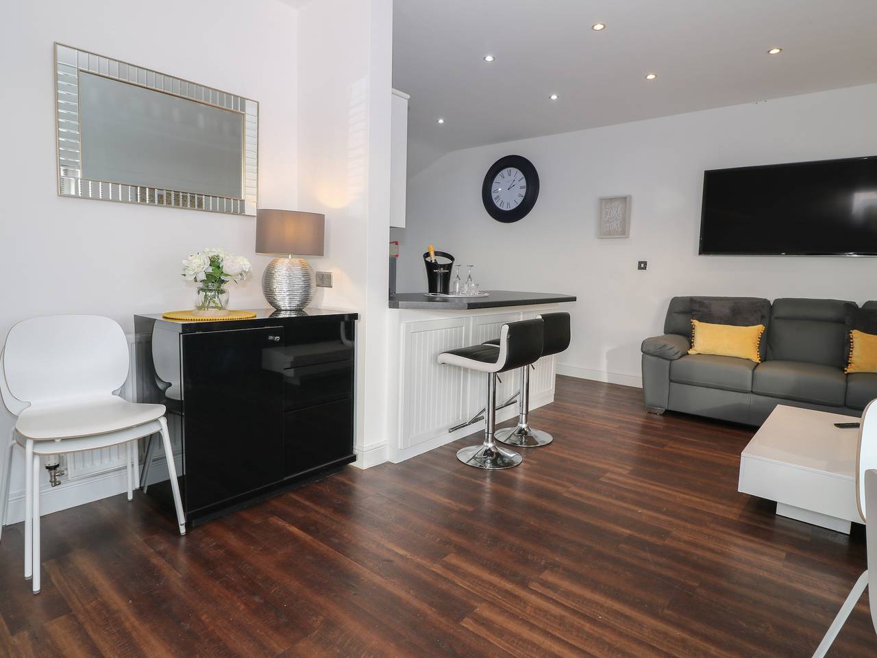 8 Marina View in Pwllheli, Gwynedd