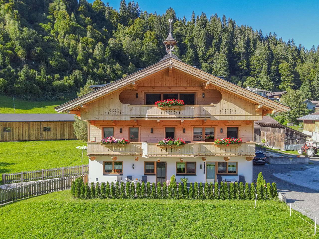 Ganze Wohnung, Modernes Appartement gegenüber dem Badesee Salvena in Hopfgarten im Brixental, Kaisergebirge