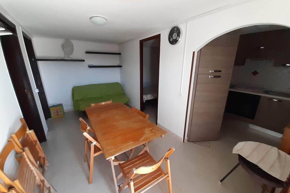 Casa Vacanze Indipendente, Parcheggio Interno e Giardino Privato Recintato in Lucciana, Bastia region