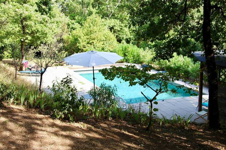 Gîte pour 8 personnes, avec Jardin et Piscine à Durfort-et-Saint-Martin-de-Sossenac