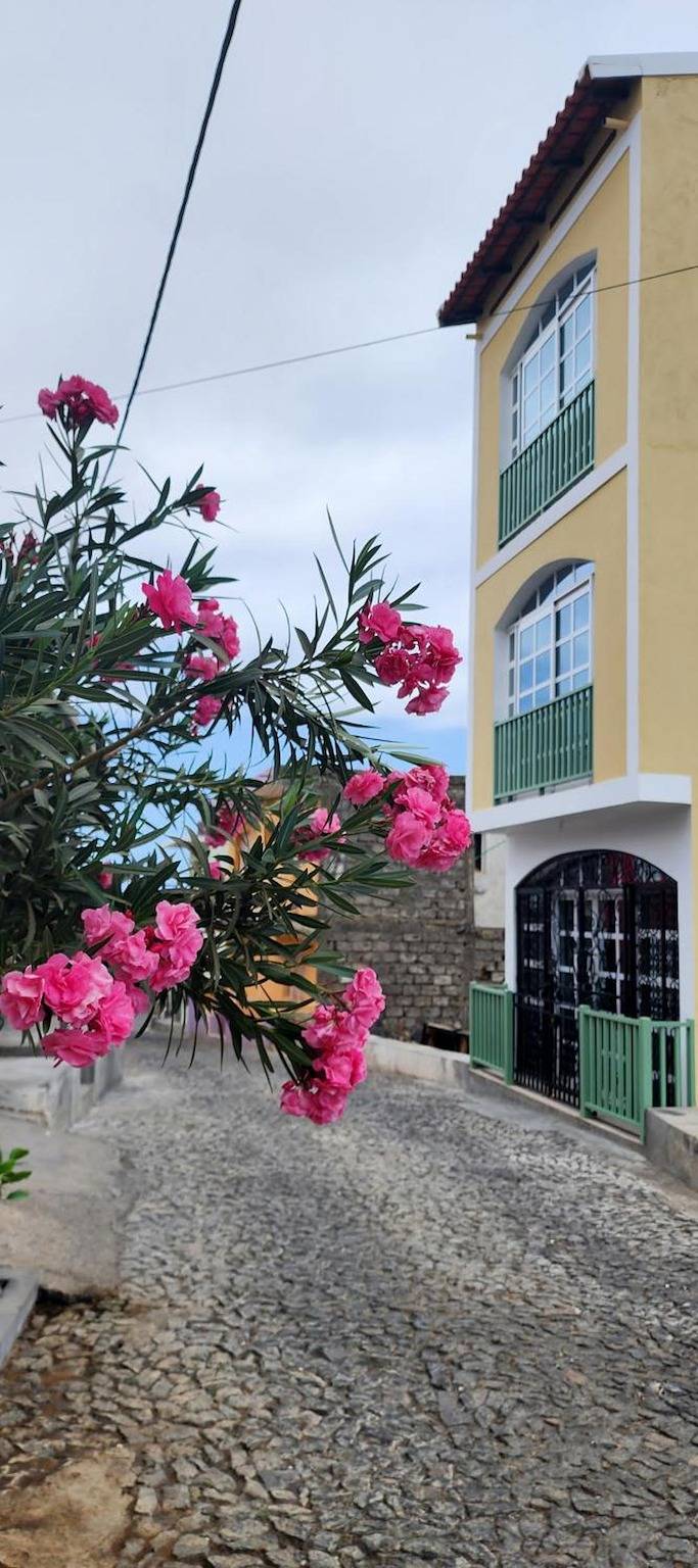 Casinha Nova - Entire Home with City & Ocean View in Sao Filipe in Kaapverdië