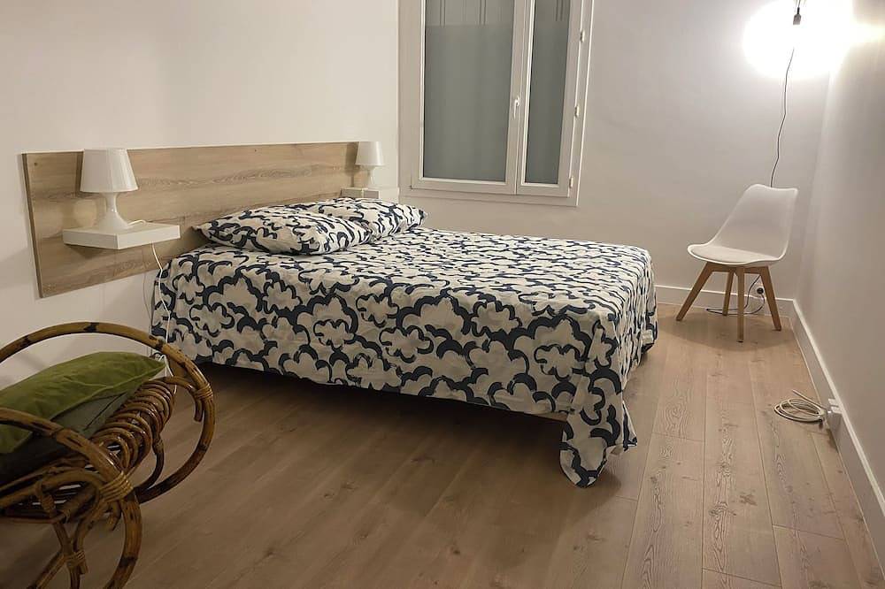 Apartamento entero, Fully renovated T4 apartment in gated community in Mondragon, Vaucluse